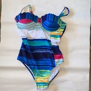 NWT BEAUTIFUL SMALL CUPSHE STRIPED SWIMSUIT